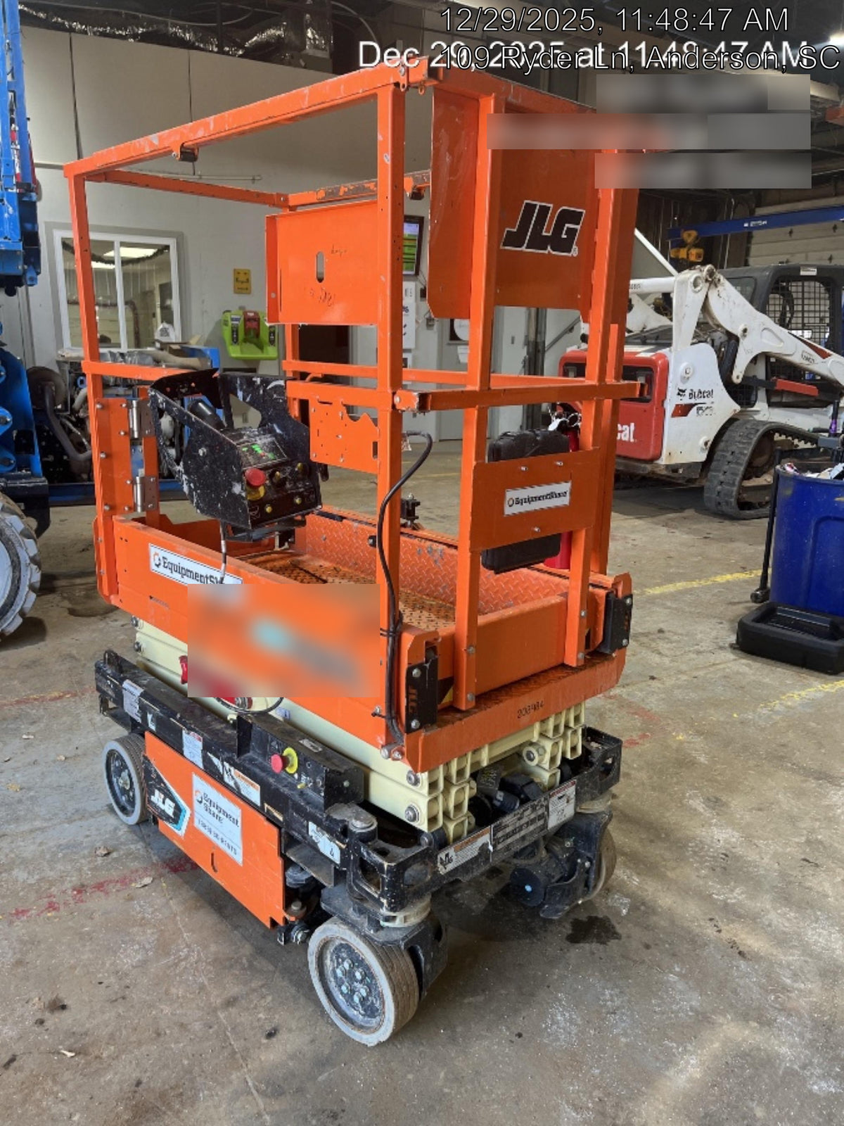 2022 JLG ES1330L