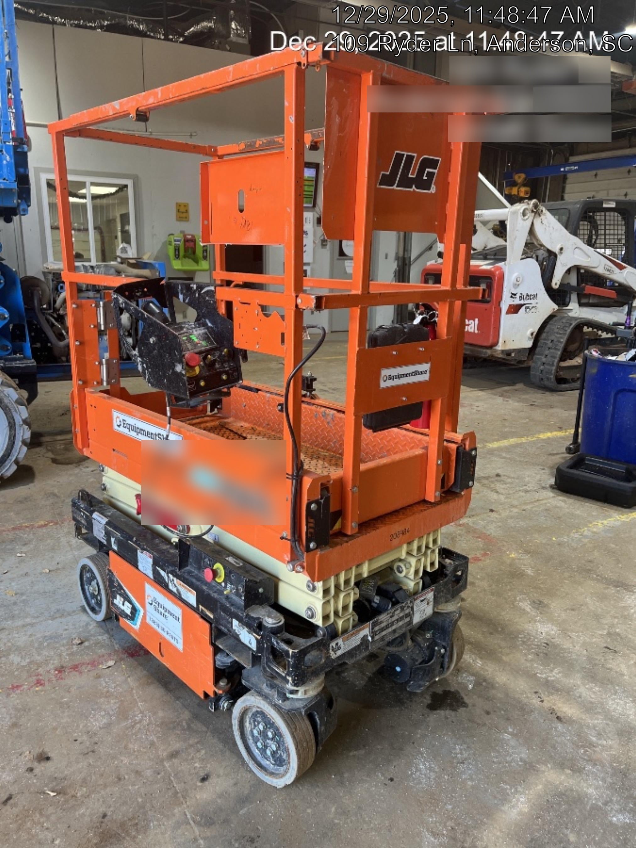2022 JLG ES1330L