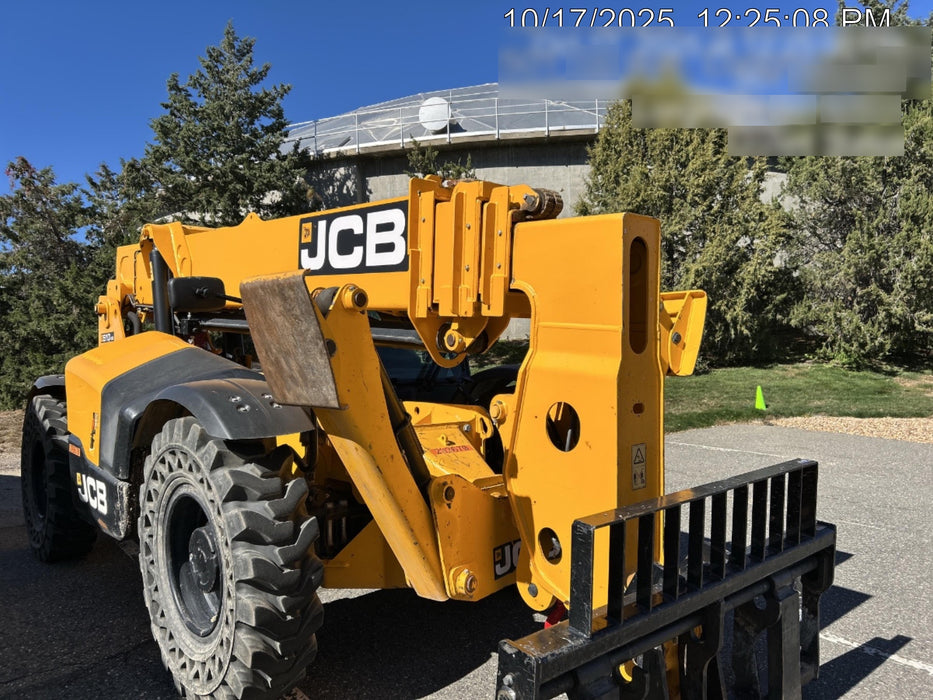 2023 JCB 510-56