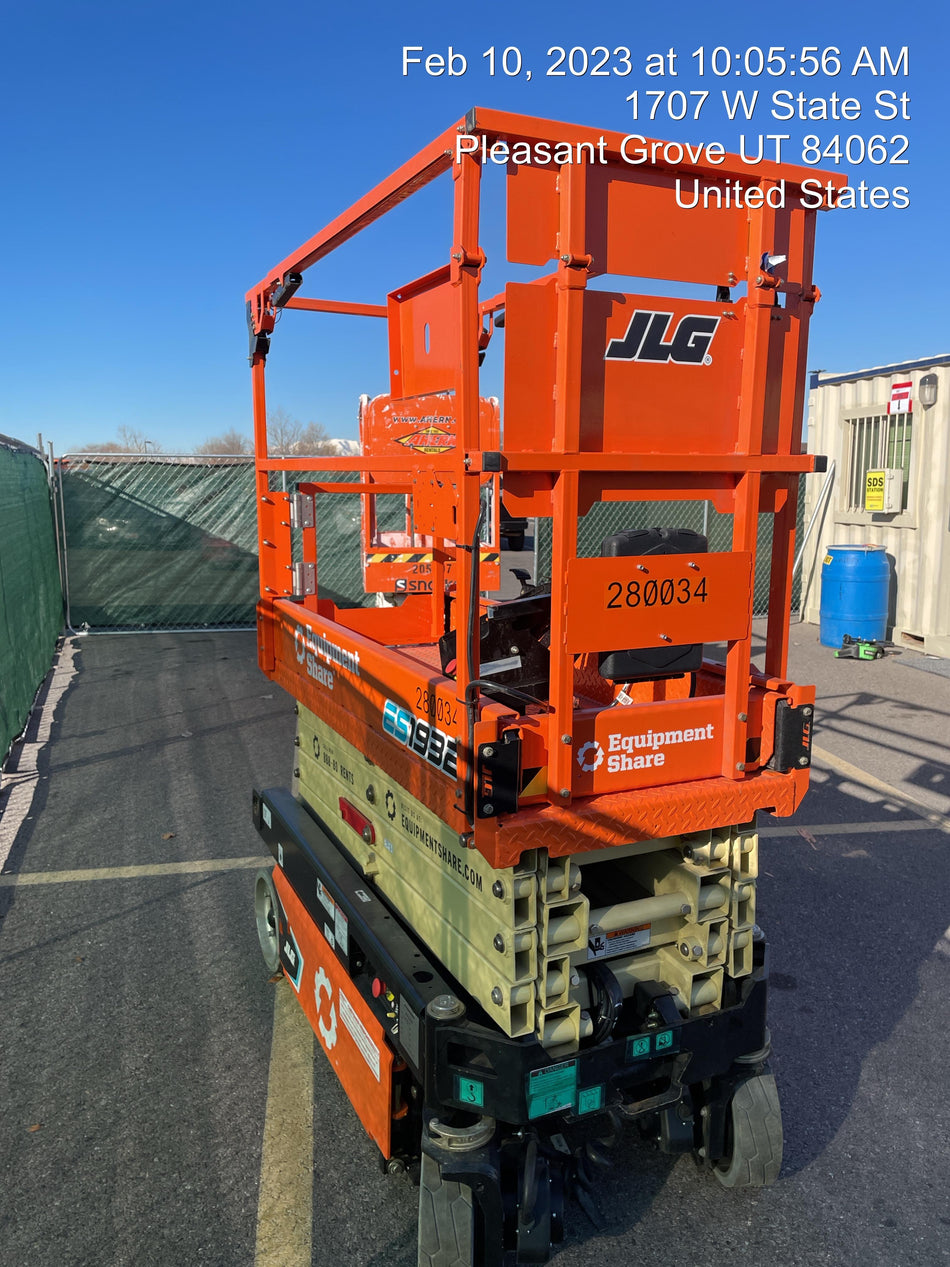 2022 JLG ES1932