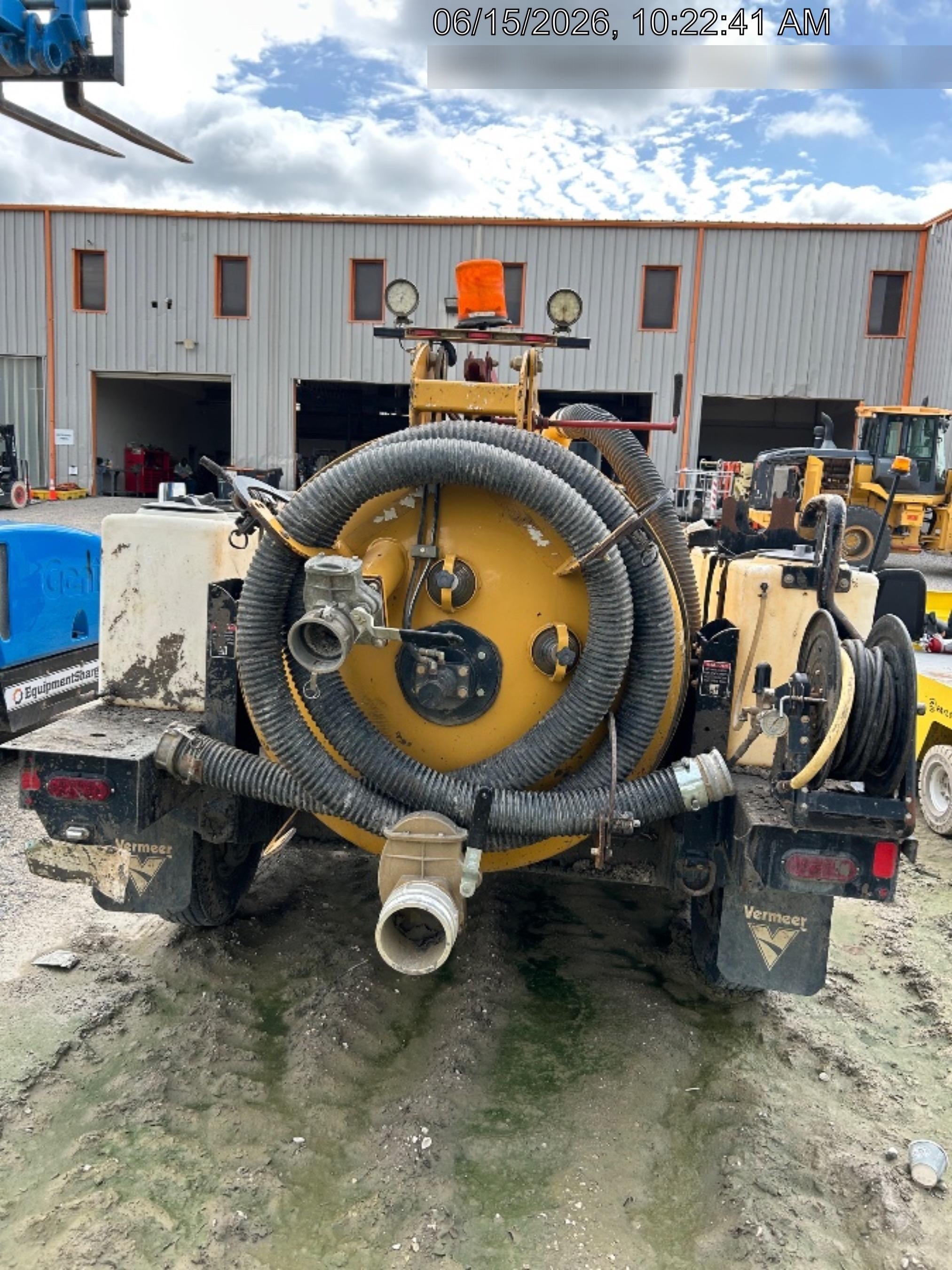 2021 VAC-TRON LP573XDT