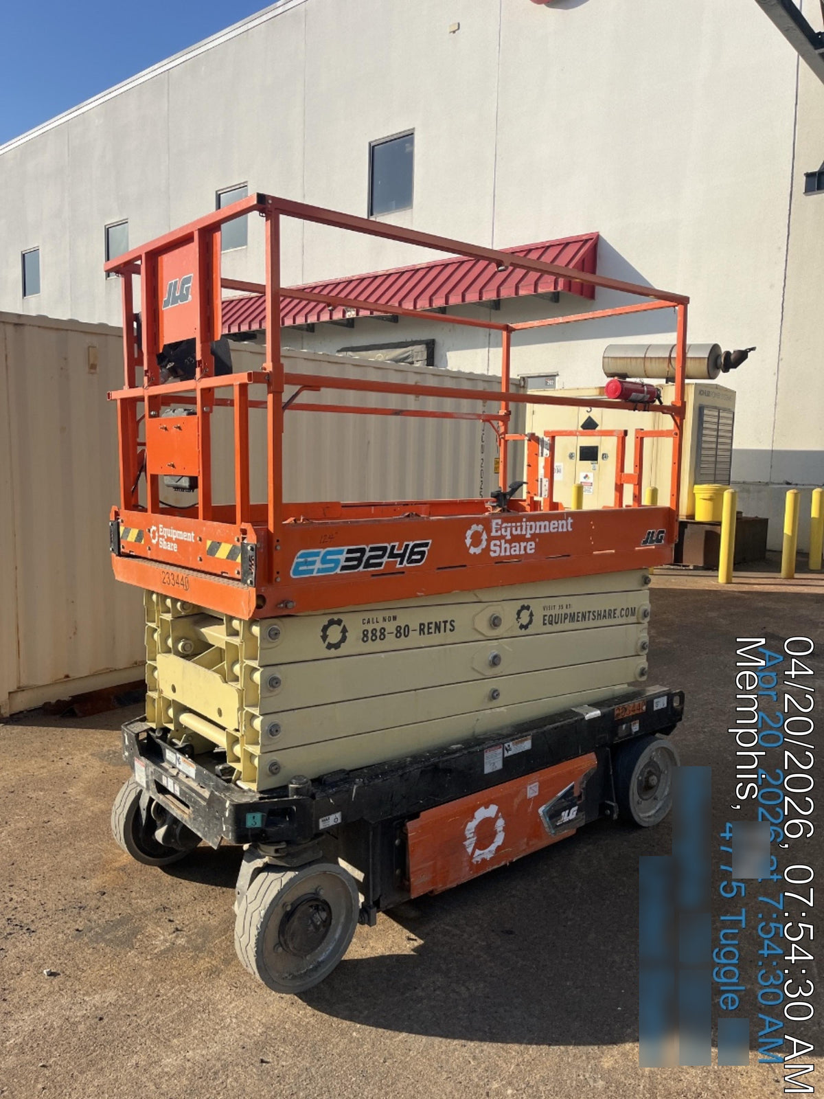 2022 JLG ES3246
