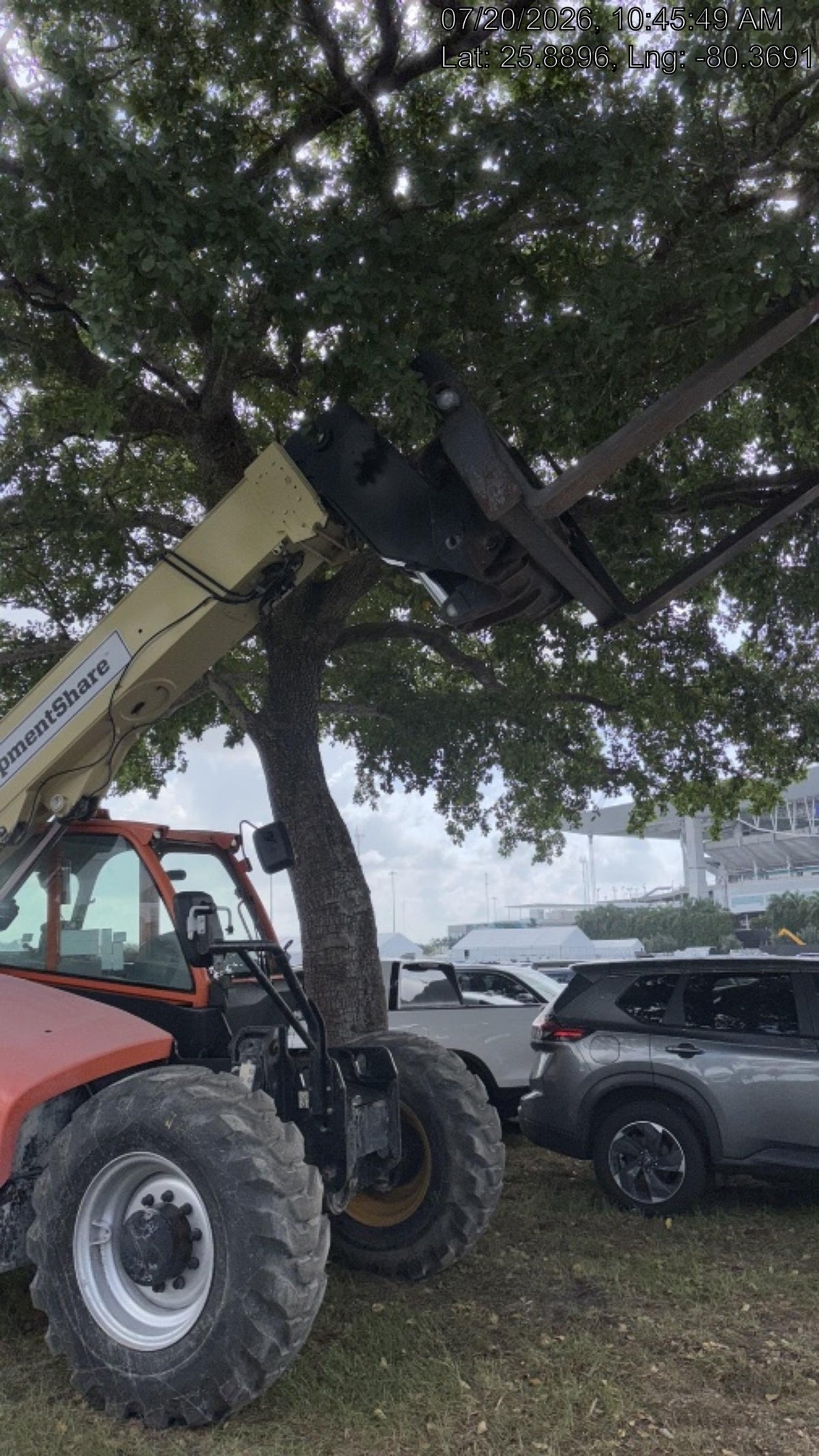 2021 JLG 1732