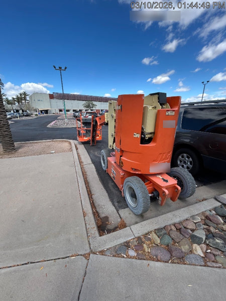 2019 JLG E300AJP