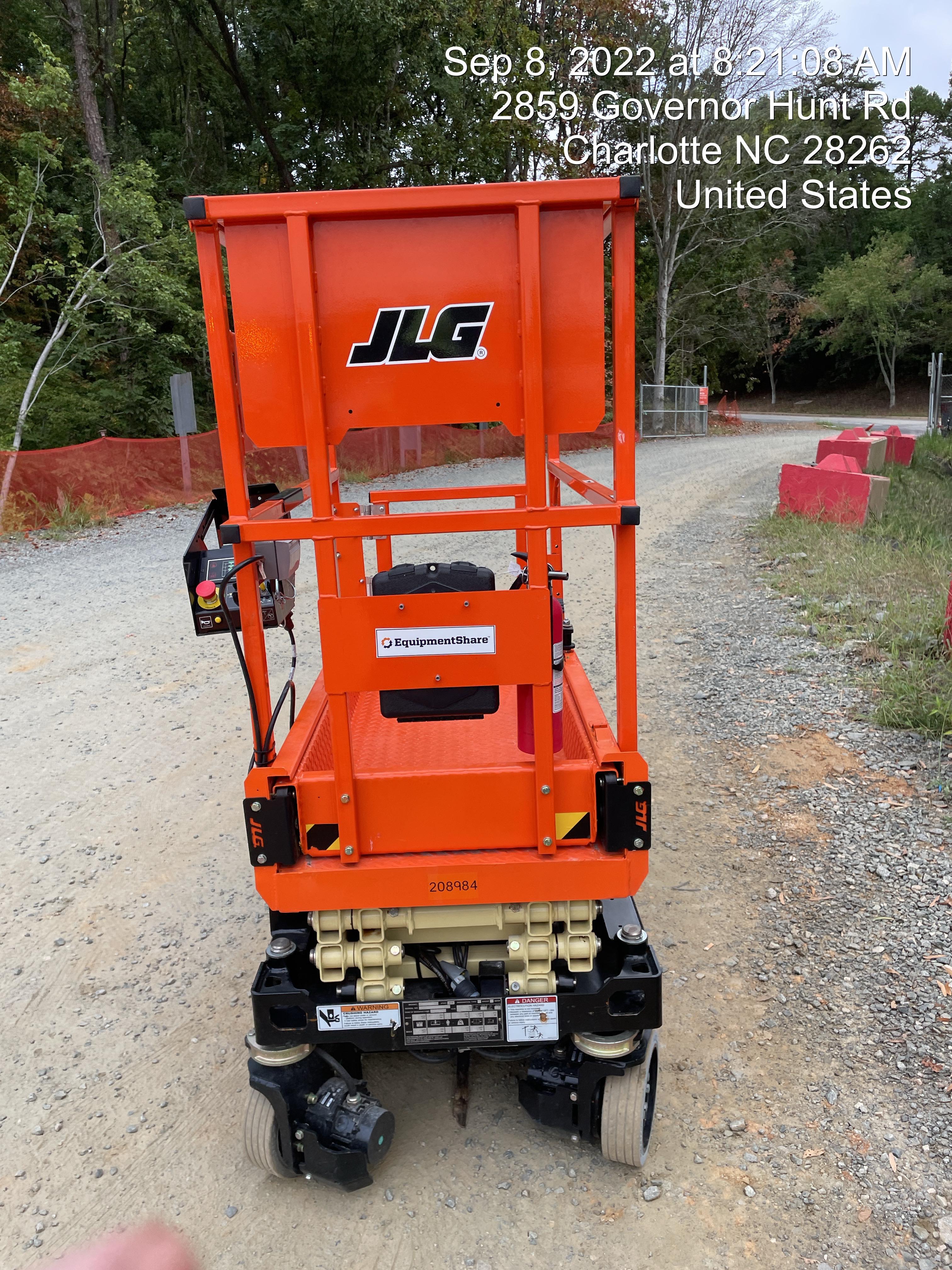 2022 JLG ES1330L