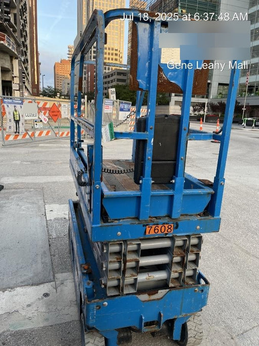 2018 Genie GS-1930 Genie GS-1930 Lift w/Fixed Rail and Chain Entry