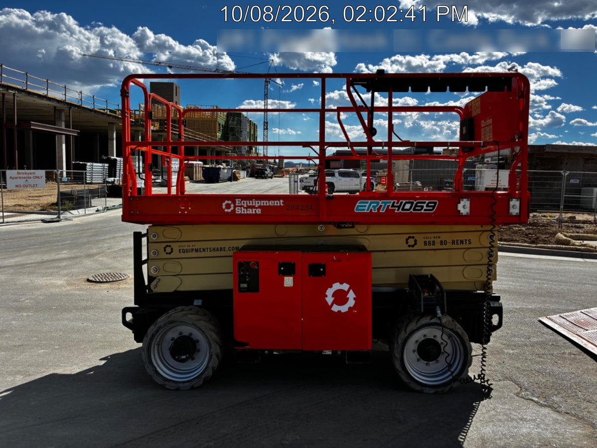 2022 JLG ERT4069