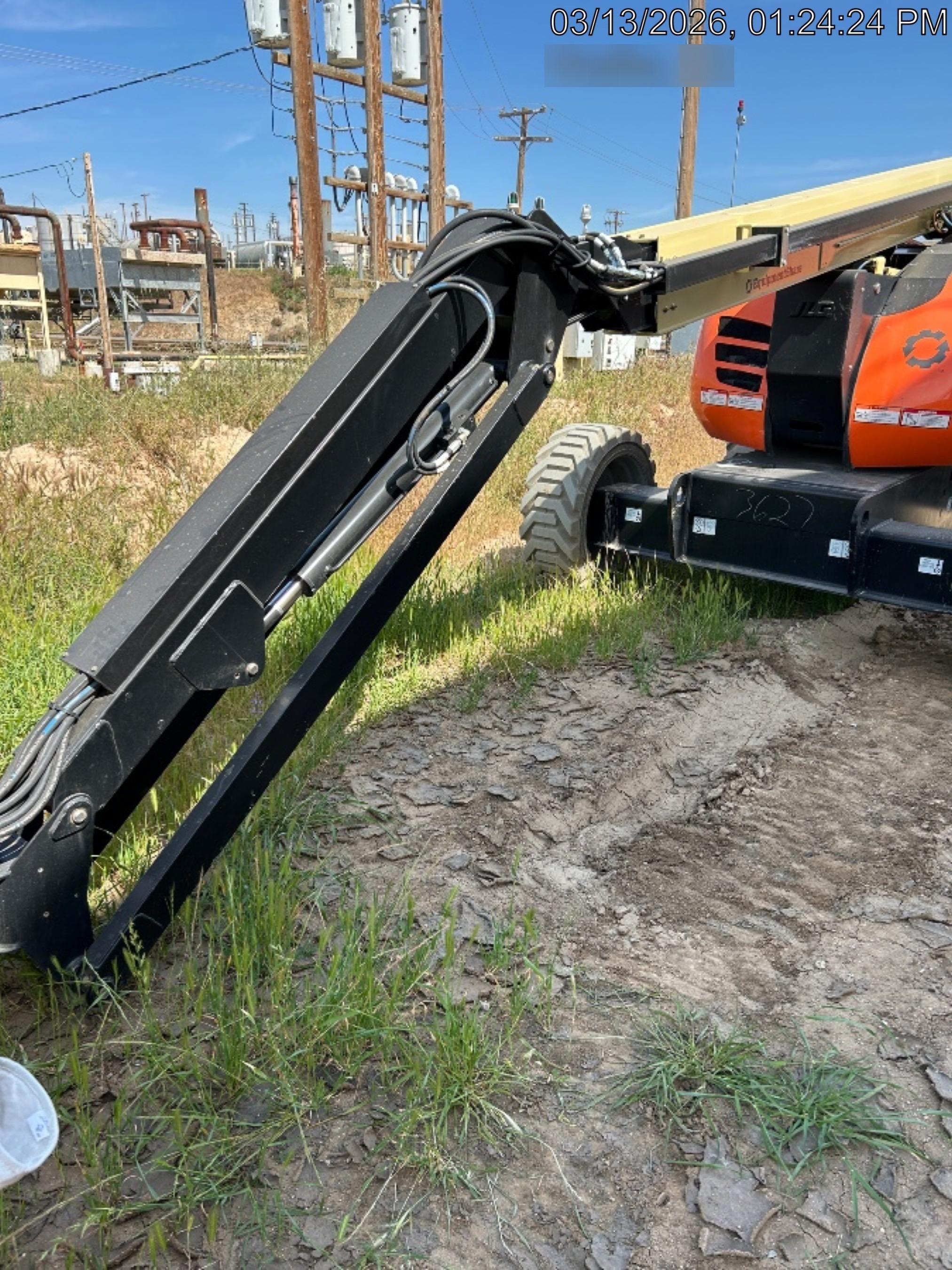 2025 JLG 600AJ