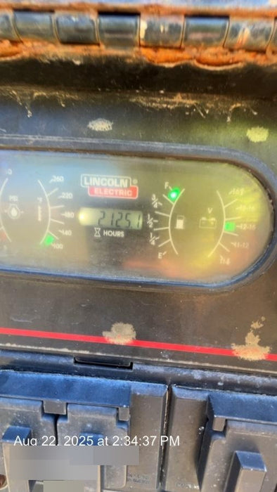 2018 Lincoln Electric Vantage 435 Lincoln Vantage 435 Welder Ready-Pak 3 w/Trailer, Fender/Light Kit, and Cable Rack