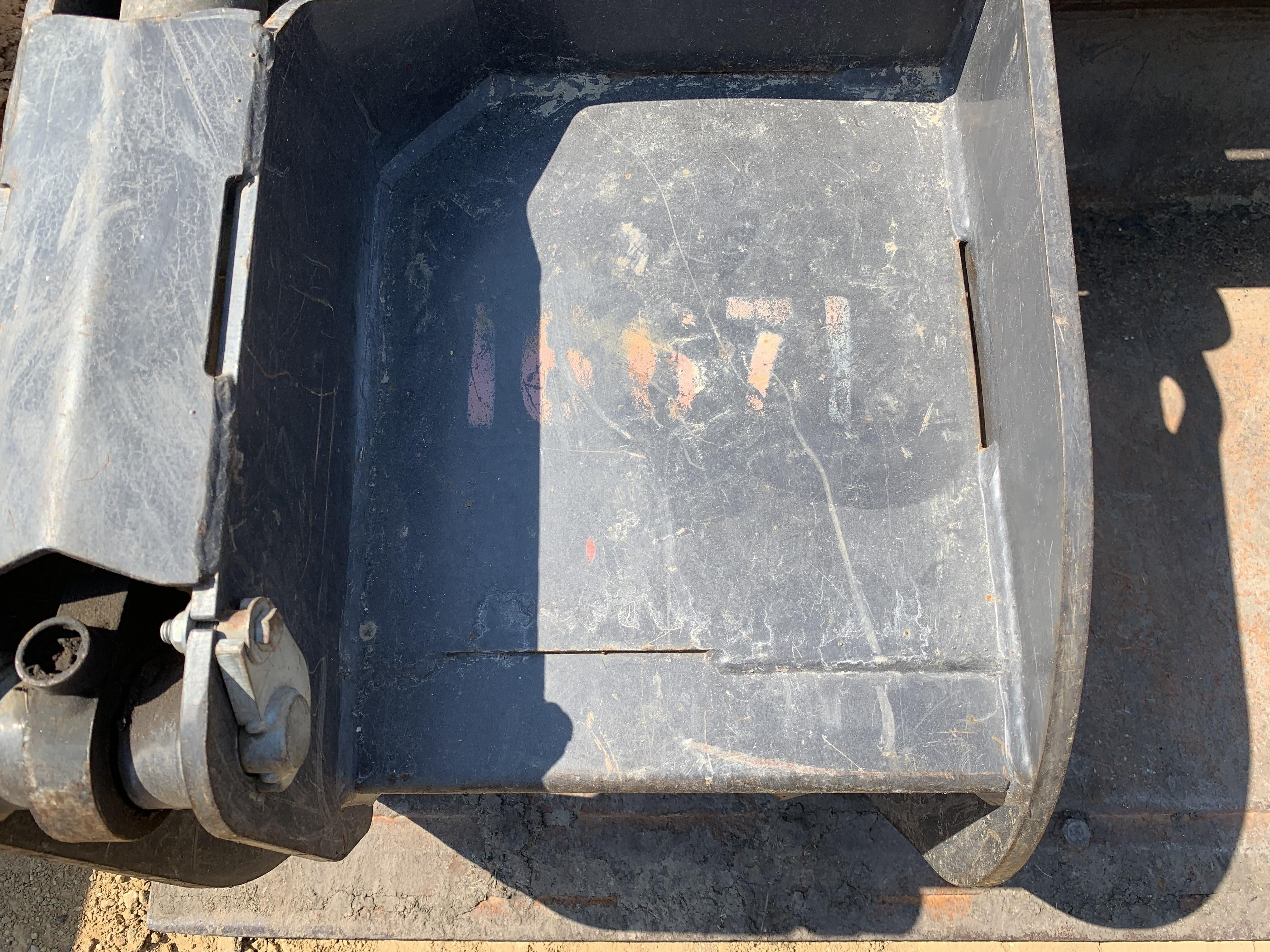 2018 PALADIN 76" Scrap Grapple Bucket - Paladin