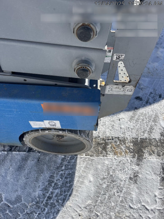 2019 Genie GS-2632 Folding rails with half height swing gate