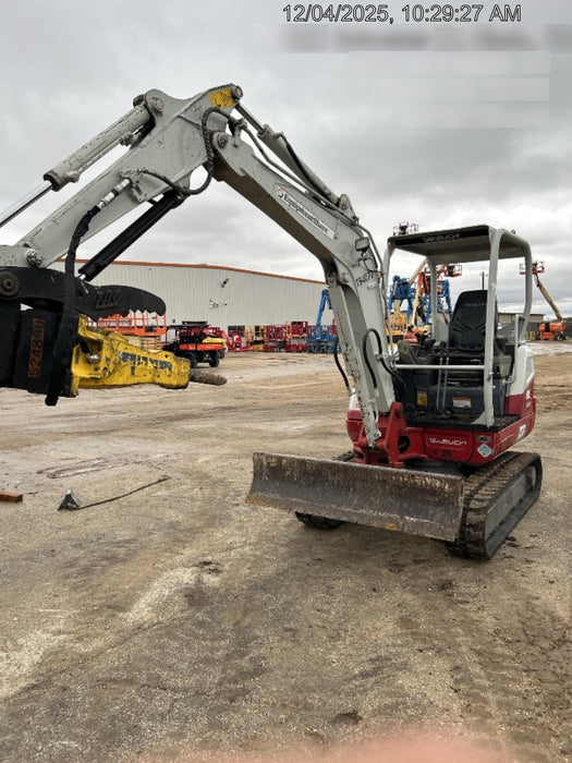 2021 TAKEUCHI TB235-2R