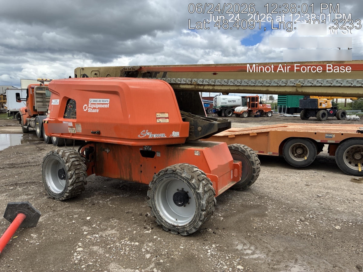 2022 JLG 660SJ
