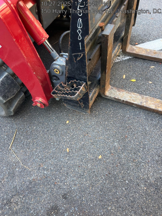 2025 ARROW MATERIAL HANDLING 24" Pallet Fork Frame