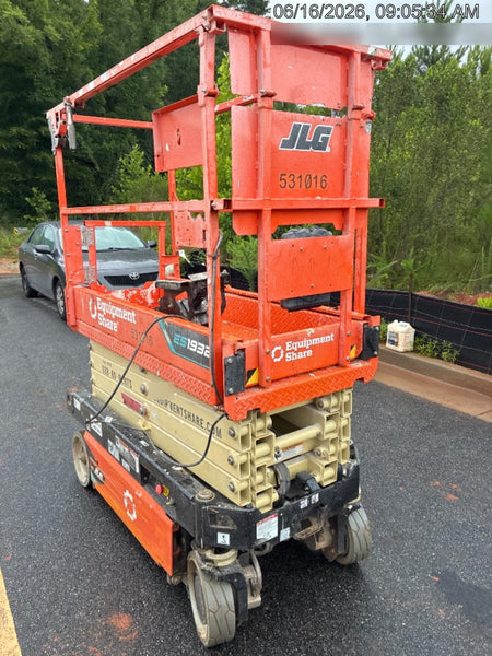 2025 JLG ES1932