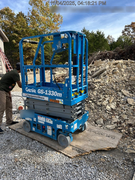2021 GENIE GS-1330m