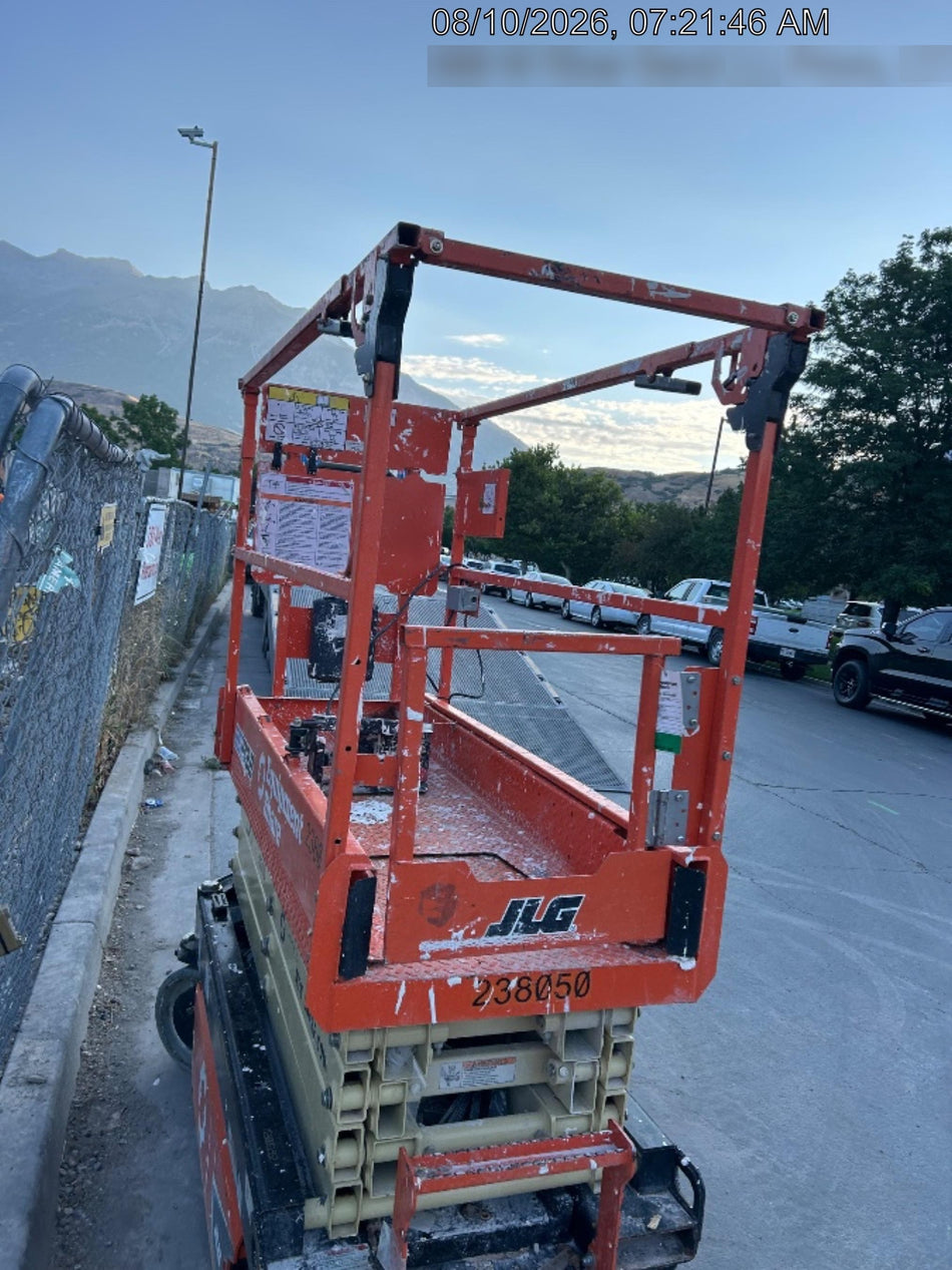 2022 JLG ES1932