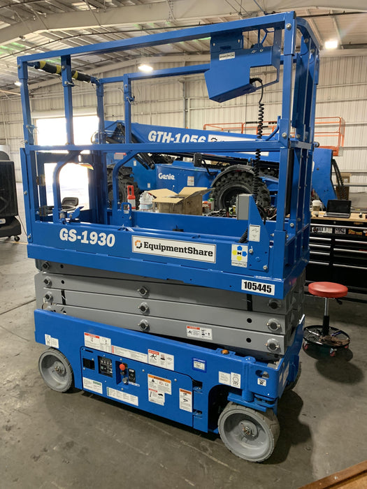 2020 Genie GS-1930 Solid Non Marking Tires, Beacon, Folding rails with half height swing gate, 800W Inverter