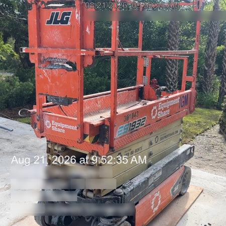 2023 JLG ES1932