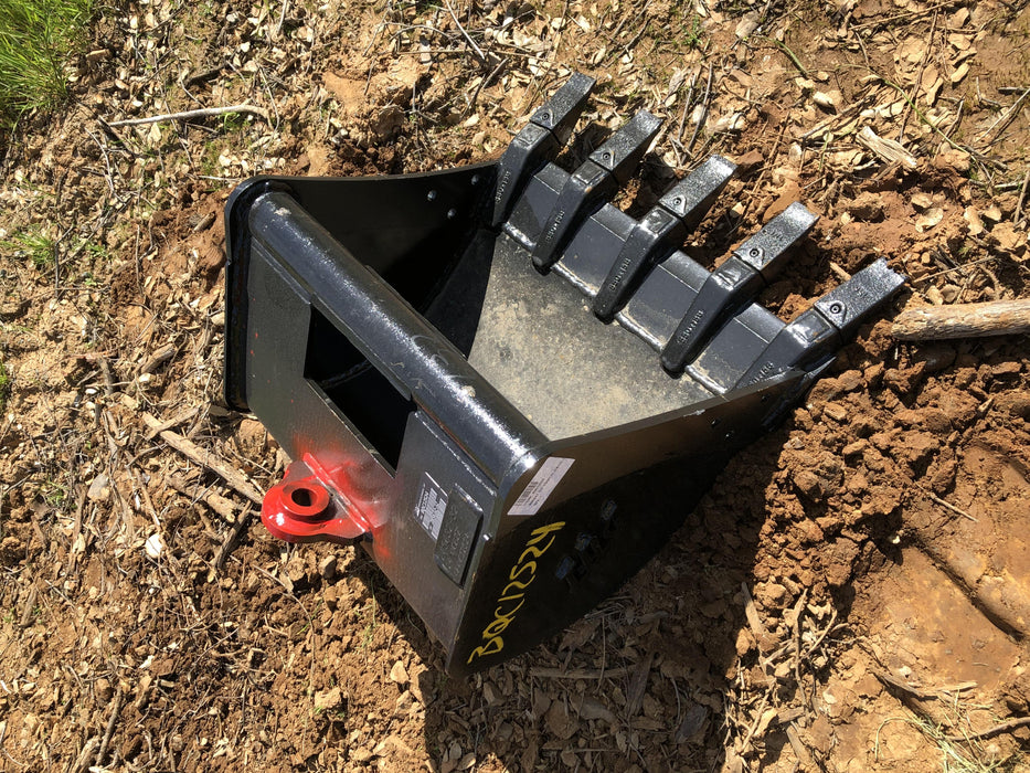 2019 Takeuchi TB260 Canopy, Standard Blade, Auxiliary hydraulics Manual QC, Hydraulic thumb, 12" ,18", 24" Bucket