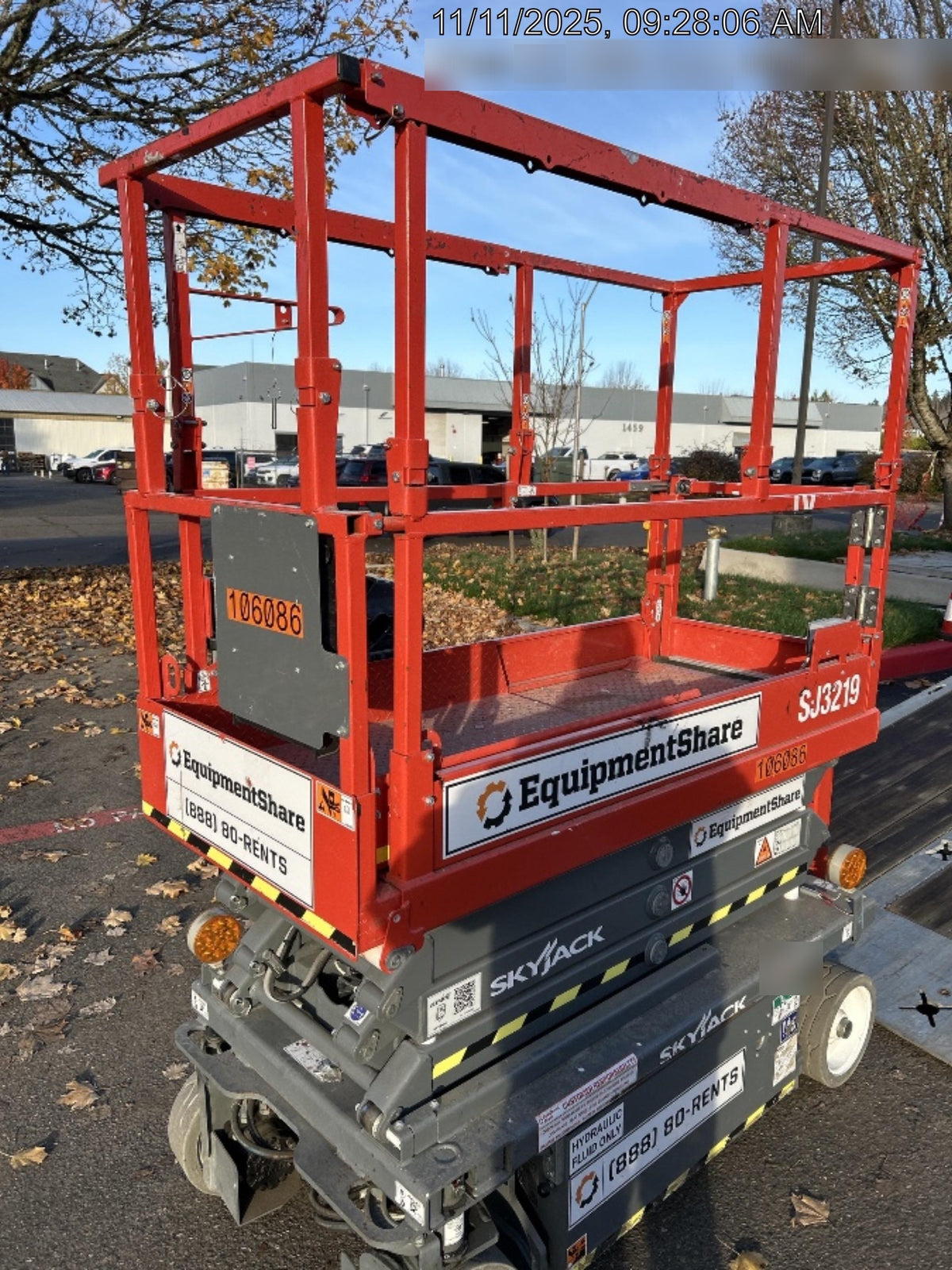 2020 Skyjack SJIII-3219 Solid NM Tires, Half height spring hinged entry gate, Dual Beacons, 800W Inverter