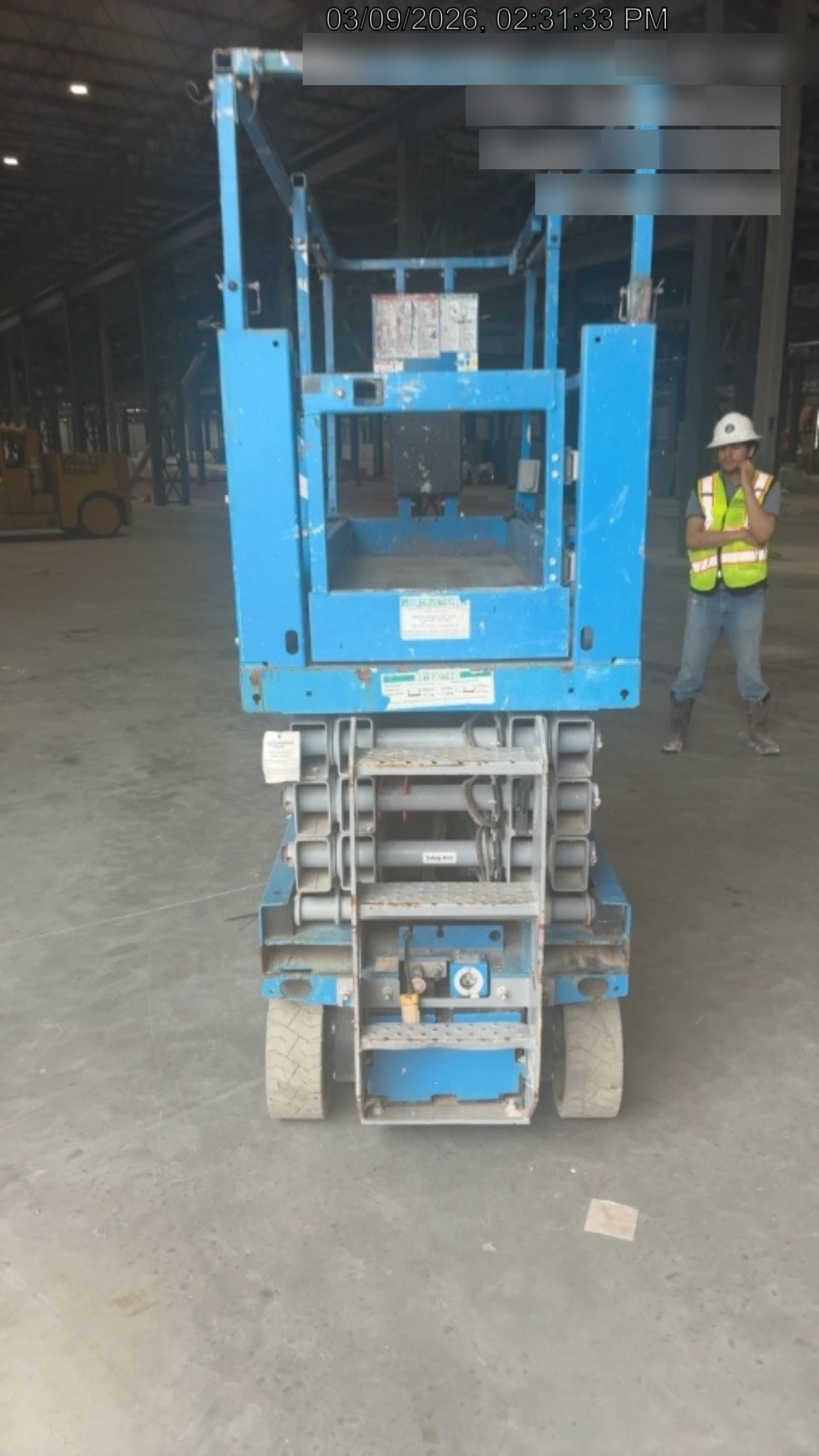 2019 Genie GS-2632 Folding rails with half height swing gate