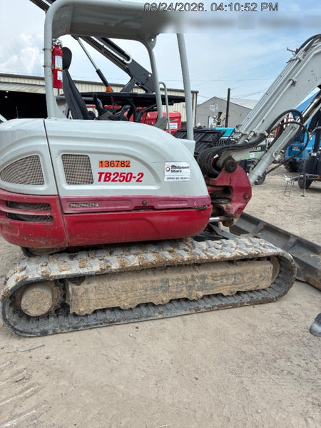 2021 TAKEUCHI TB250-2