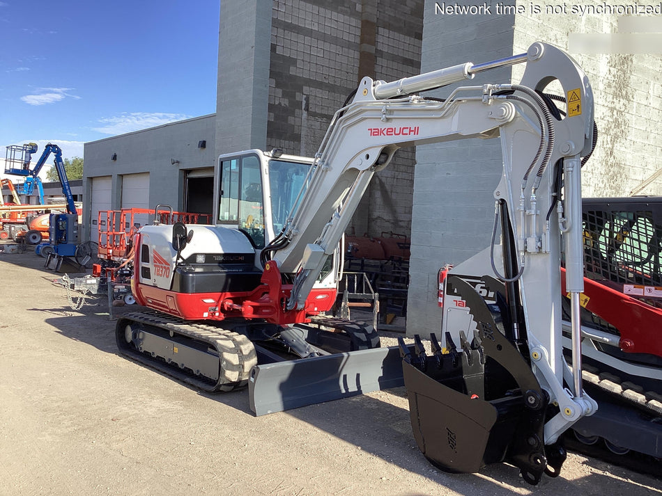 2021 TAKEUCHI TB370CR