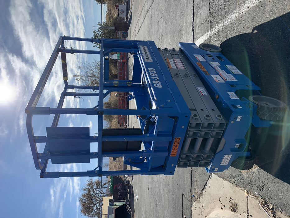 2020 Genie GS-1930 Solid Non Marking Tires, Beacon, Folding rails with half height swing gate