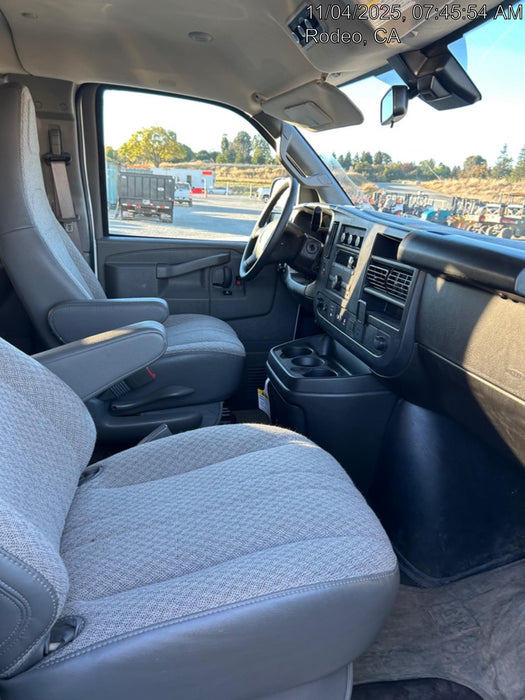 2025 CHEVROLET Express Van - Rental