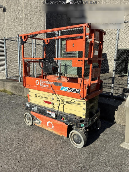 2022 JLG ES1932