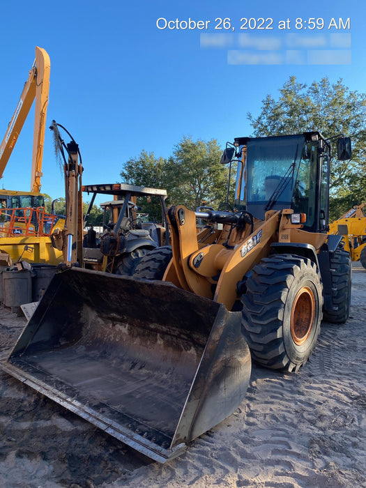 2016 Case 621F CLOSED CAB, JRB 416 STYLE HYD COUPLER