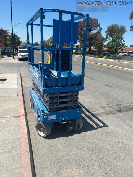 2020 Genie GS-1930 Solid Non Marking Tires, Beacon, Folding rails with half height swing gate, 800W Inverter