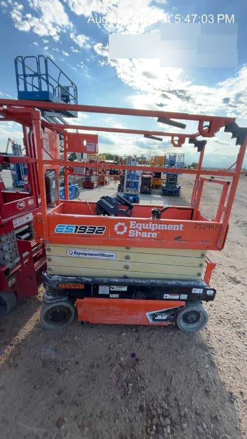 2022 JLG ES1932