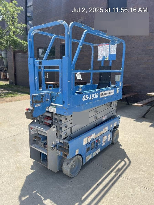2020 Genie GS-1930 Solid Non Marking Tires, Beacon, Folding rails with half height swing gate