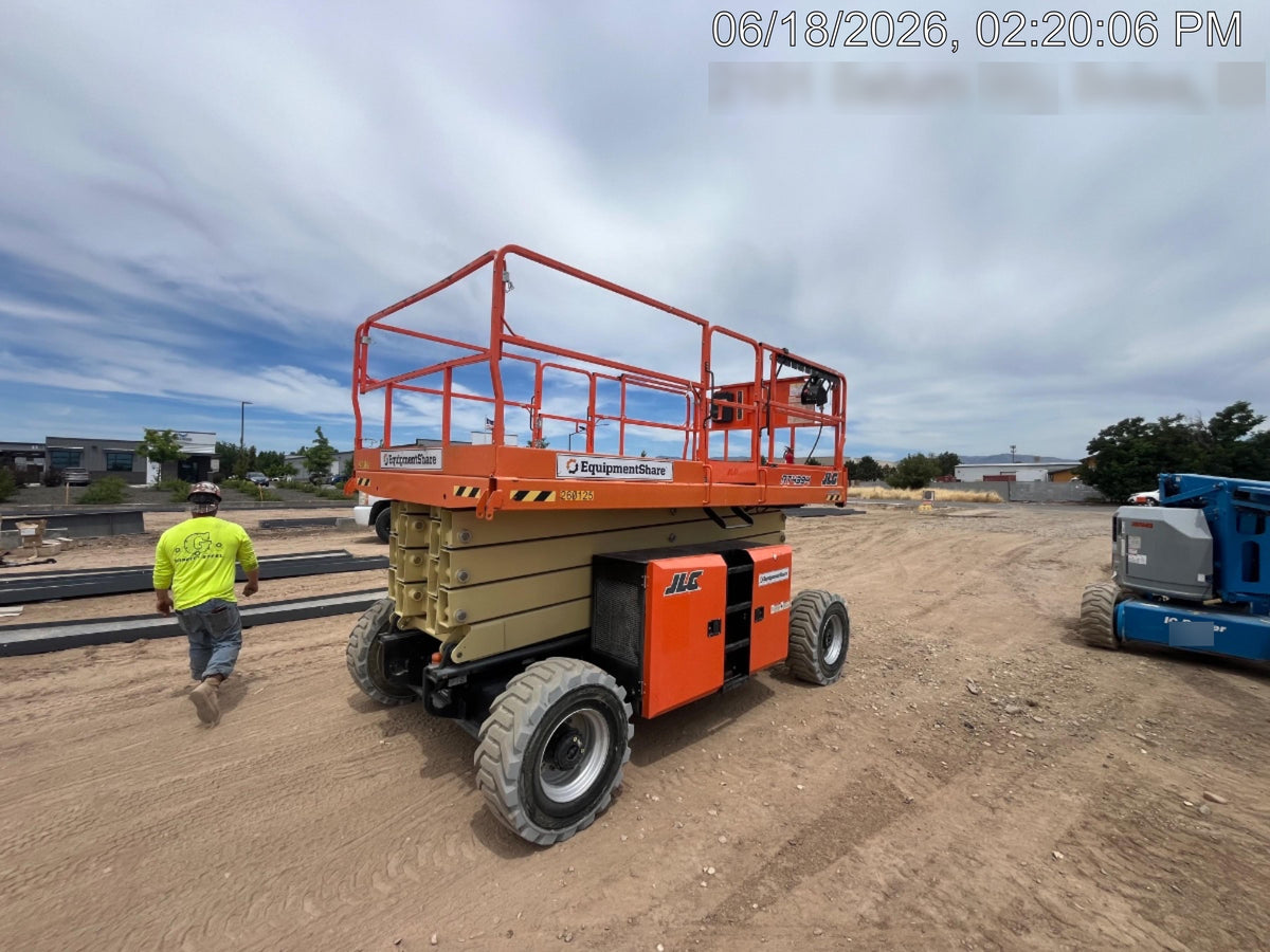 2022 JLG 4394RT