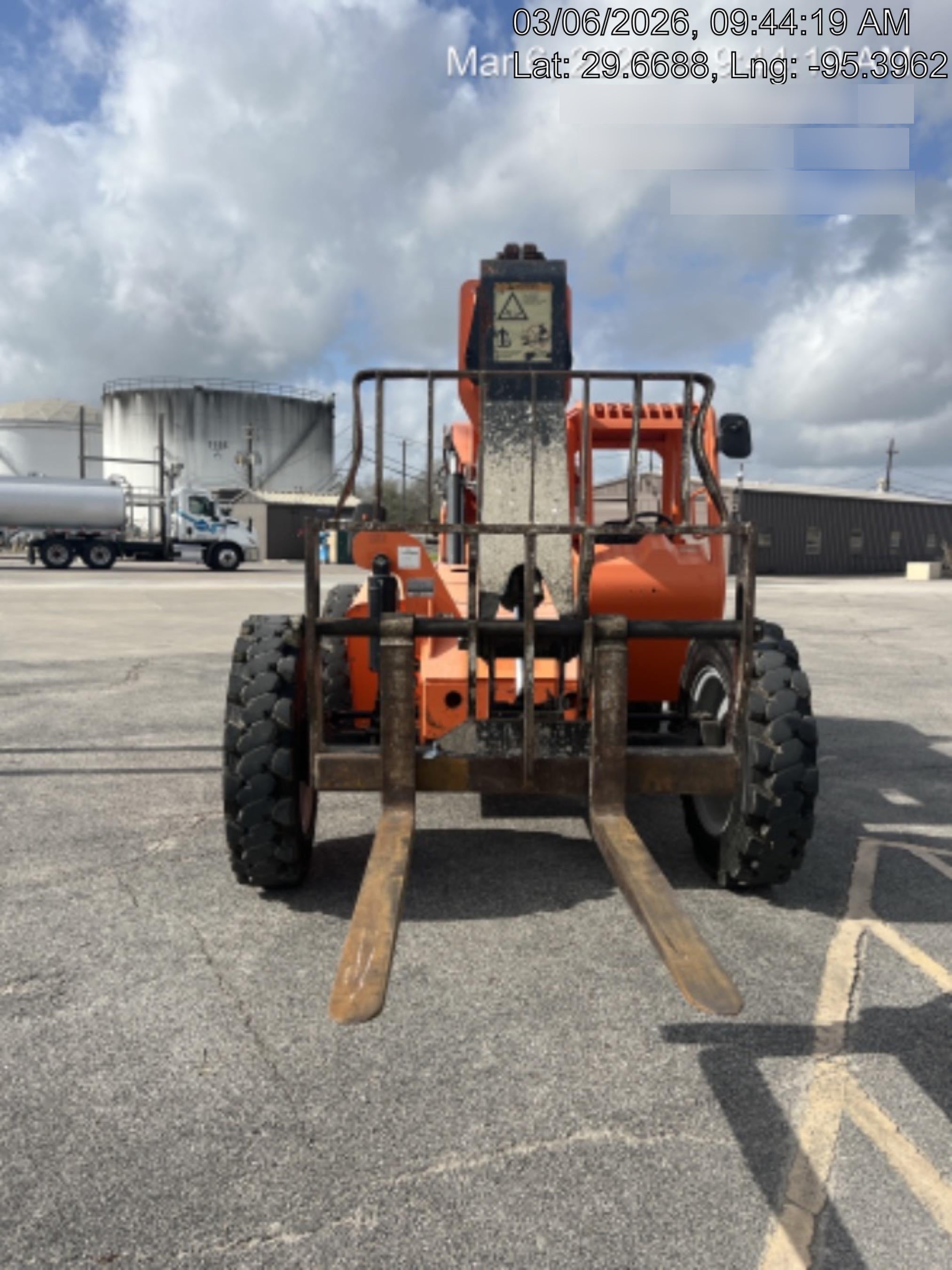 2019 Skytrak 6036 Canopy, Solid Tires, LED Work Lights, Beacon w/72" Carriage, 48" Pallet Forks