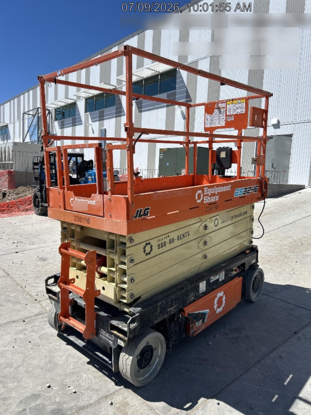 2022 JLG ES3246