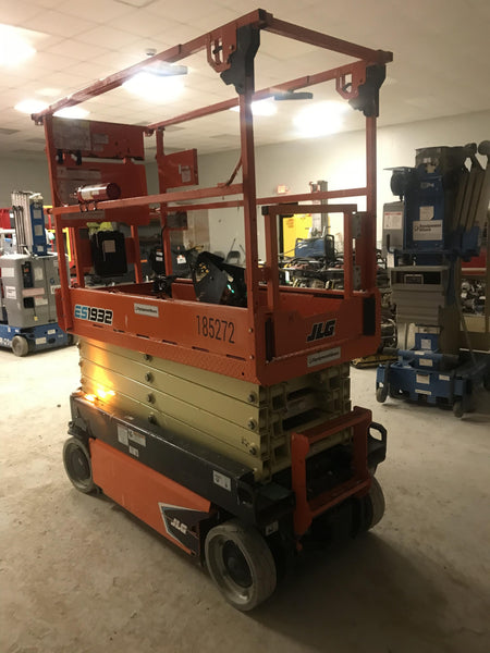 2021 JLG ES1932