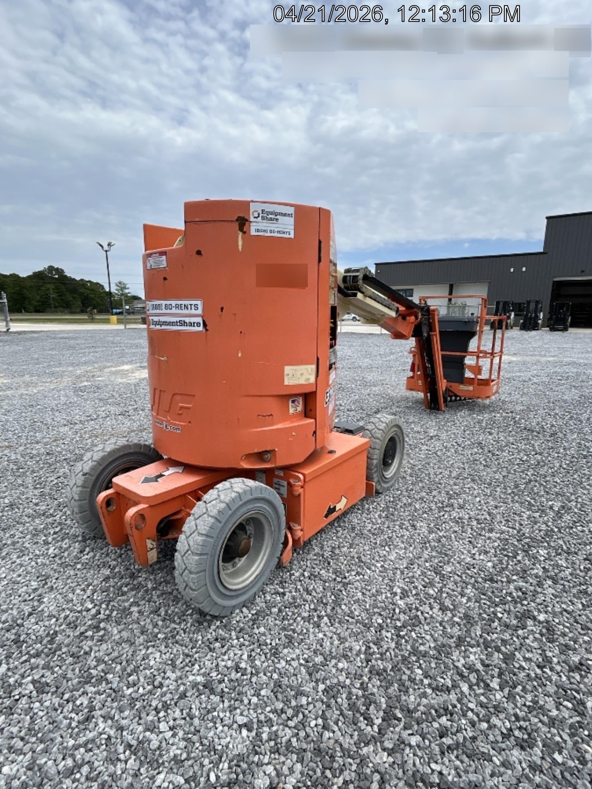 2019 JLG E300AJP