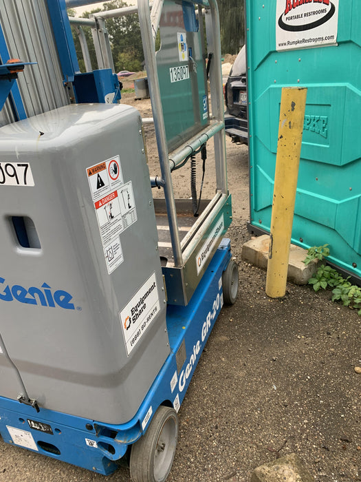 2021 GENIE GR-20