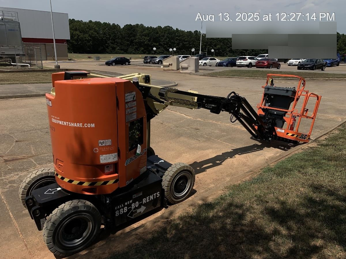 2025 JLG E300AJP