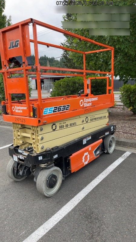 2023 JLG ES2632