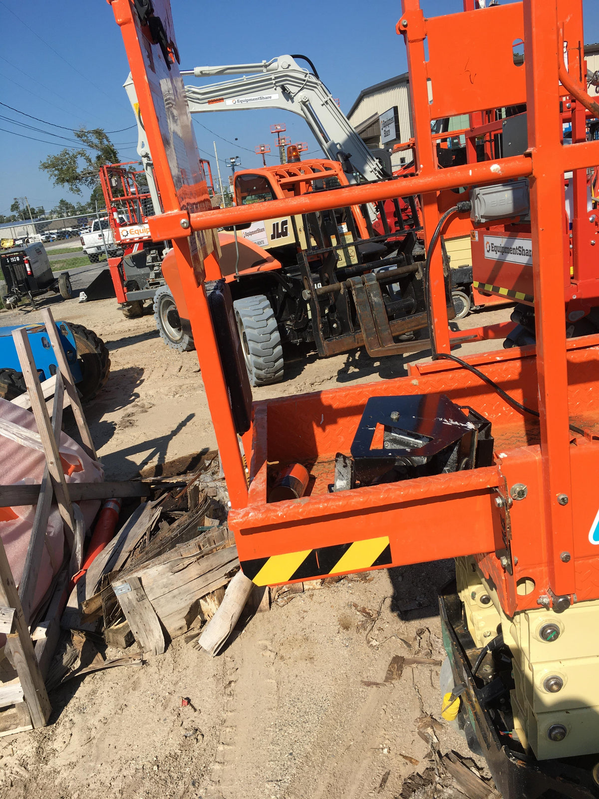 2021 JLG ES1932