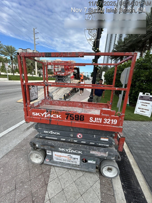 2018 Skyjack SJIII-3219 Skyjack SJIII3219 Scissor Lift w/Trojan Batteries