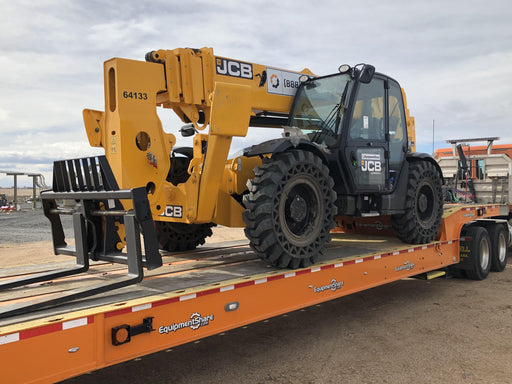 2019 JCB 512-56 Enclosed Cab, 109 HP, Solid Tires, Worklights, Beacon, Aux Hydraulics, Lifting Eye w/66" Carriage/60" Forks