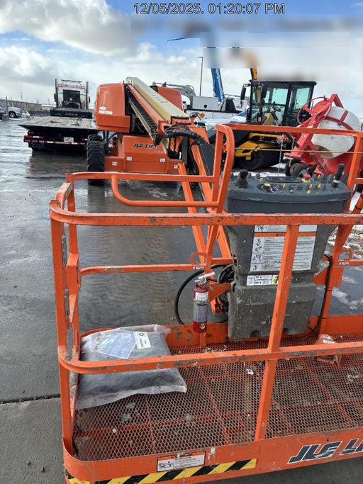 2019 JLG 660SJ