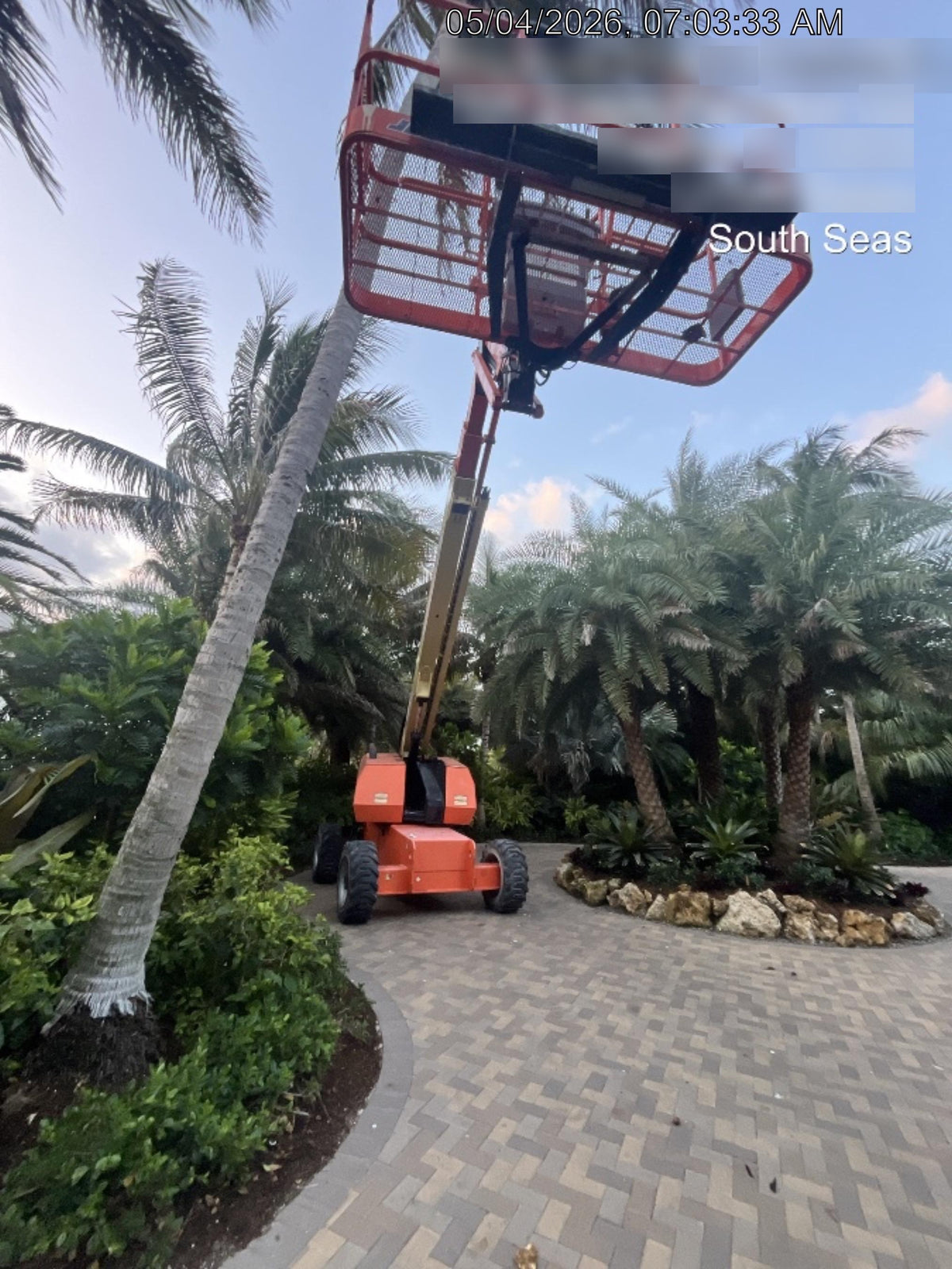 2016 JLG 660SJ