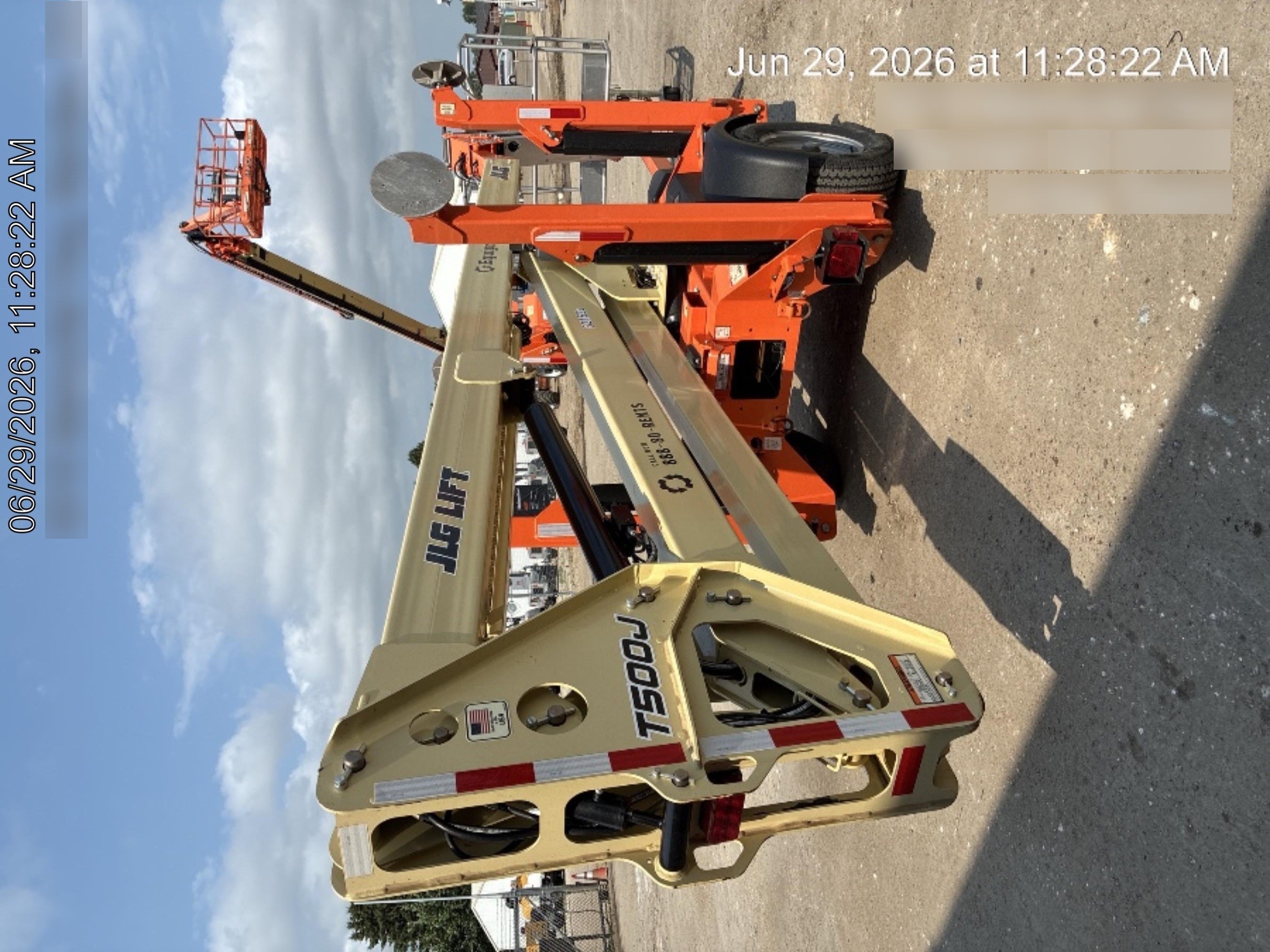 2023 JLG T500J