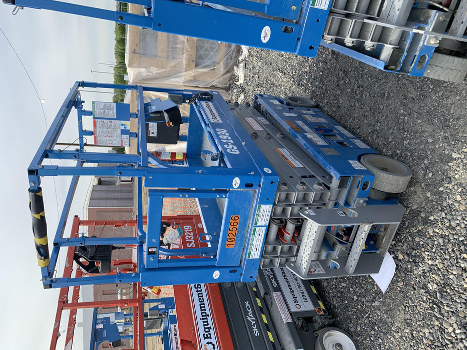 2020 Genie GS-1930 Solid Non Marking Tires, Beacon, Folding rails with half height swing gate, 800W Inverter